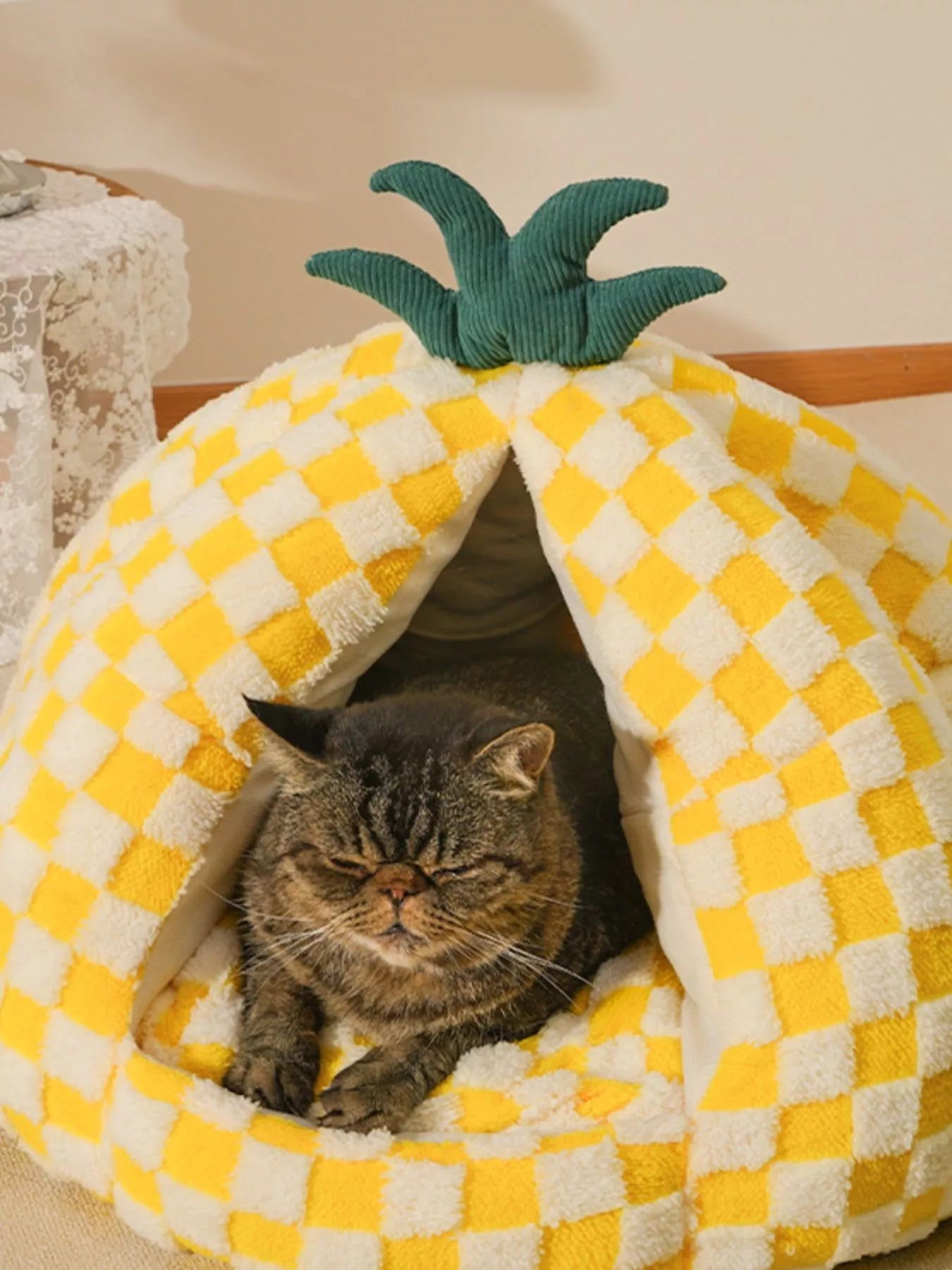 Pineapple Shaped Foldable Cozy Pet Nest Bed – view 9