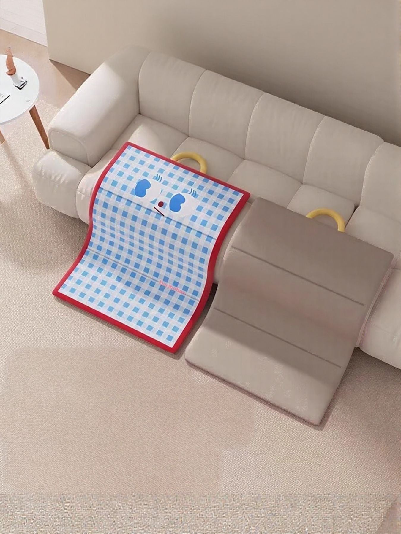 Cartoon Pattern Foldable Waterproof Polyester Pet Mat – Portable Bed Mat for Dogs & Cats – view 2