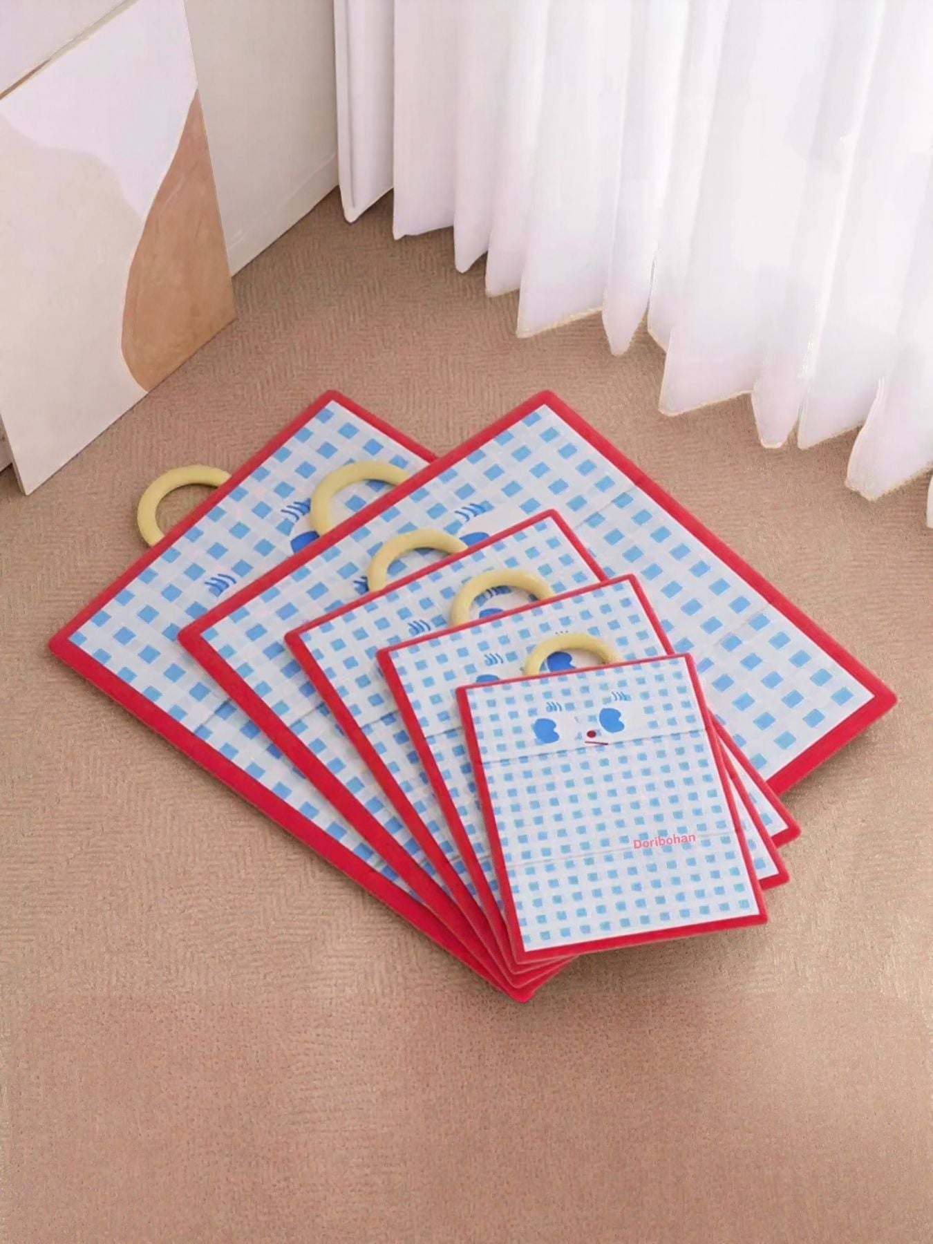 Cartoon Pattern Foldable Waterproof Polyester Pet Mat – Portable Bed Mat for Dogs & Cats – view 4