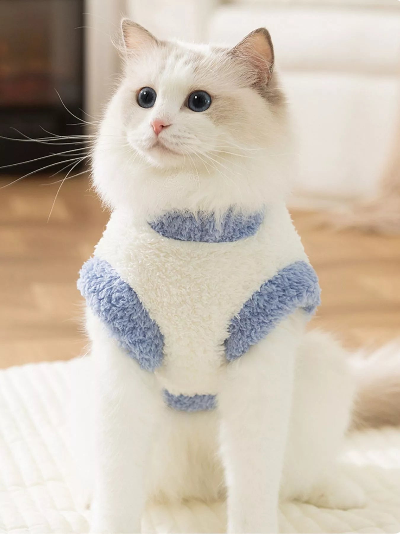 Cozy Plush Pet Sweater with Patch Detail – Warm Dog & Cat Knitwear – view 2