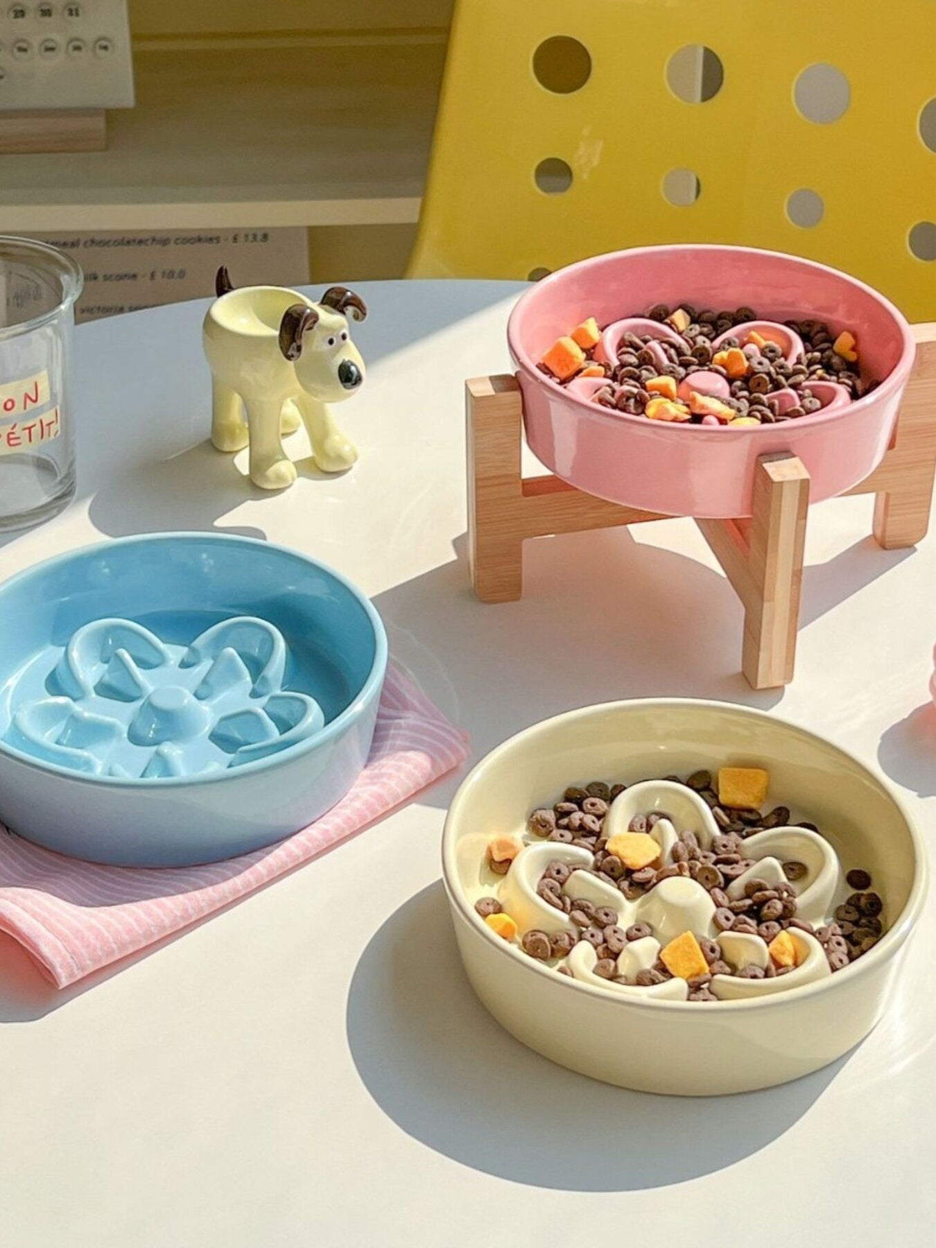 Flower-Shaped Ceramic Slow Feeder Pet Bowl – view 10