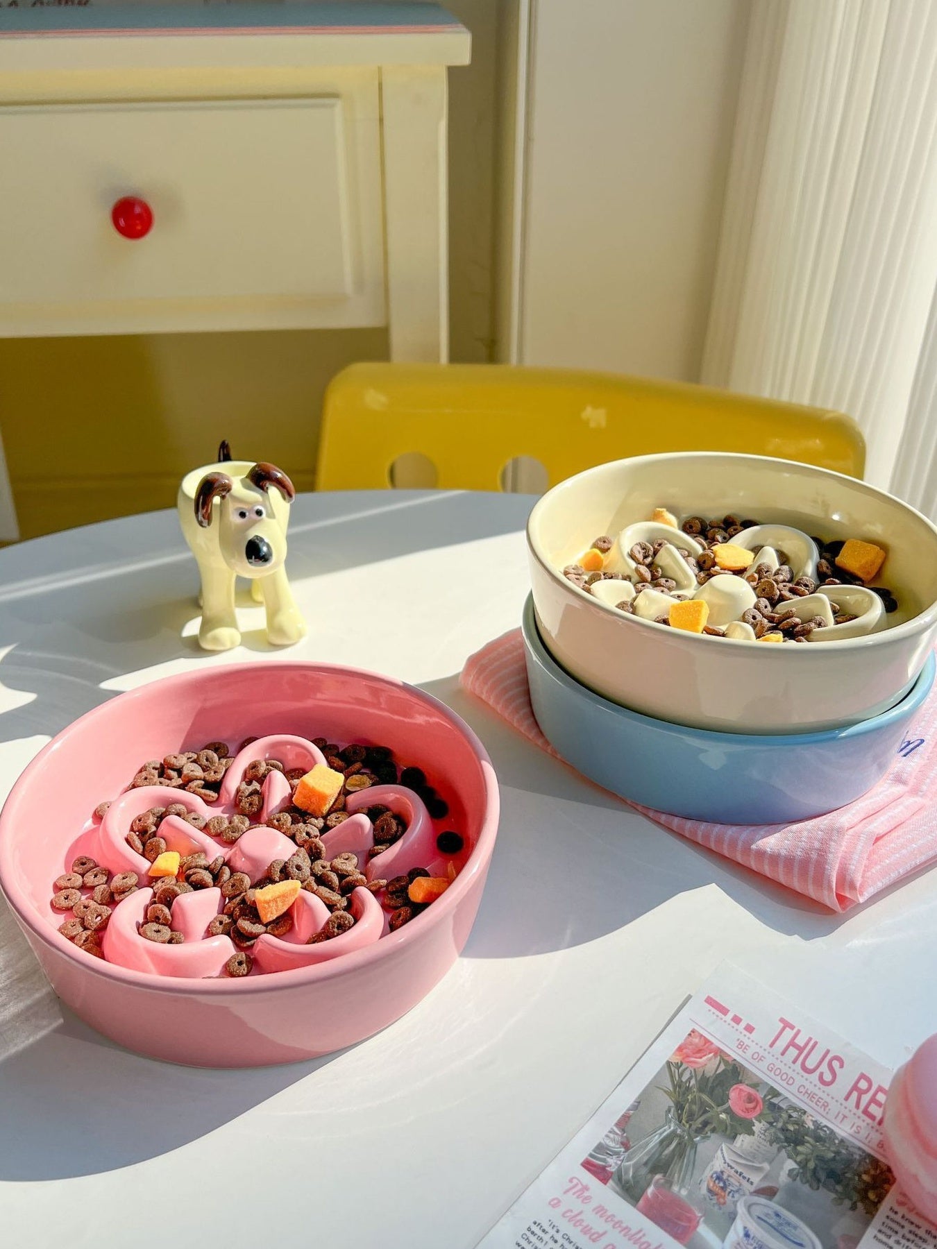 Flower-Shaped Ceramic Slow Feeder Pet Bowl – view 5