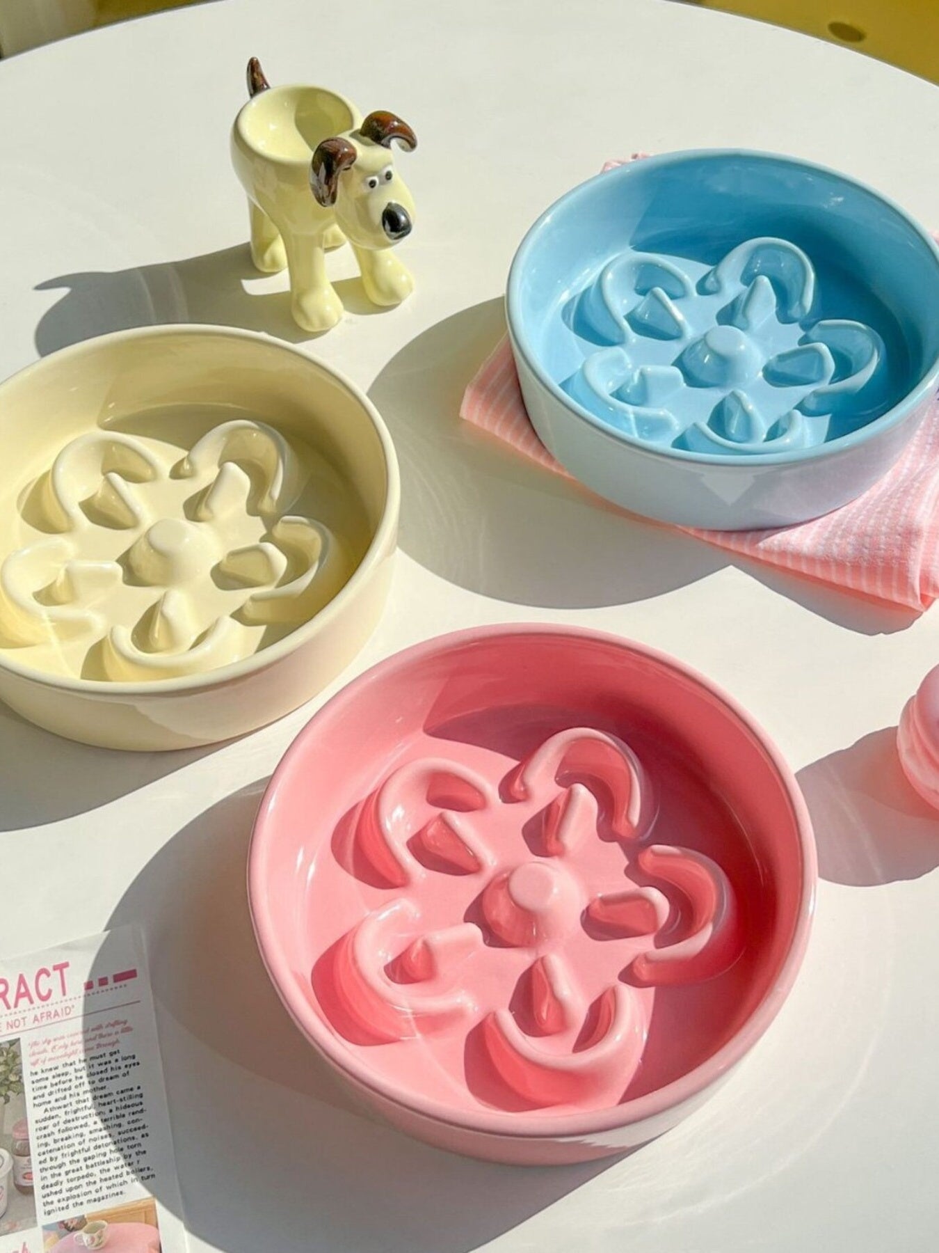 Flower-Shaped Ceramic Slow Feeder Pet Bowl – view 6