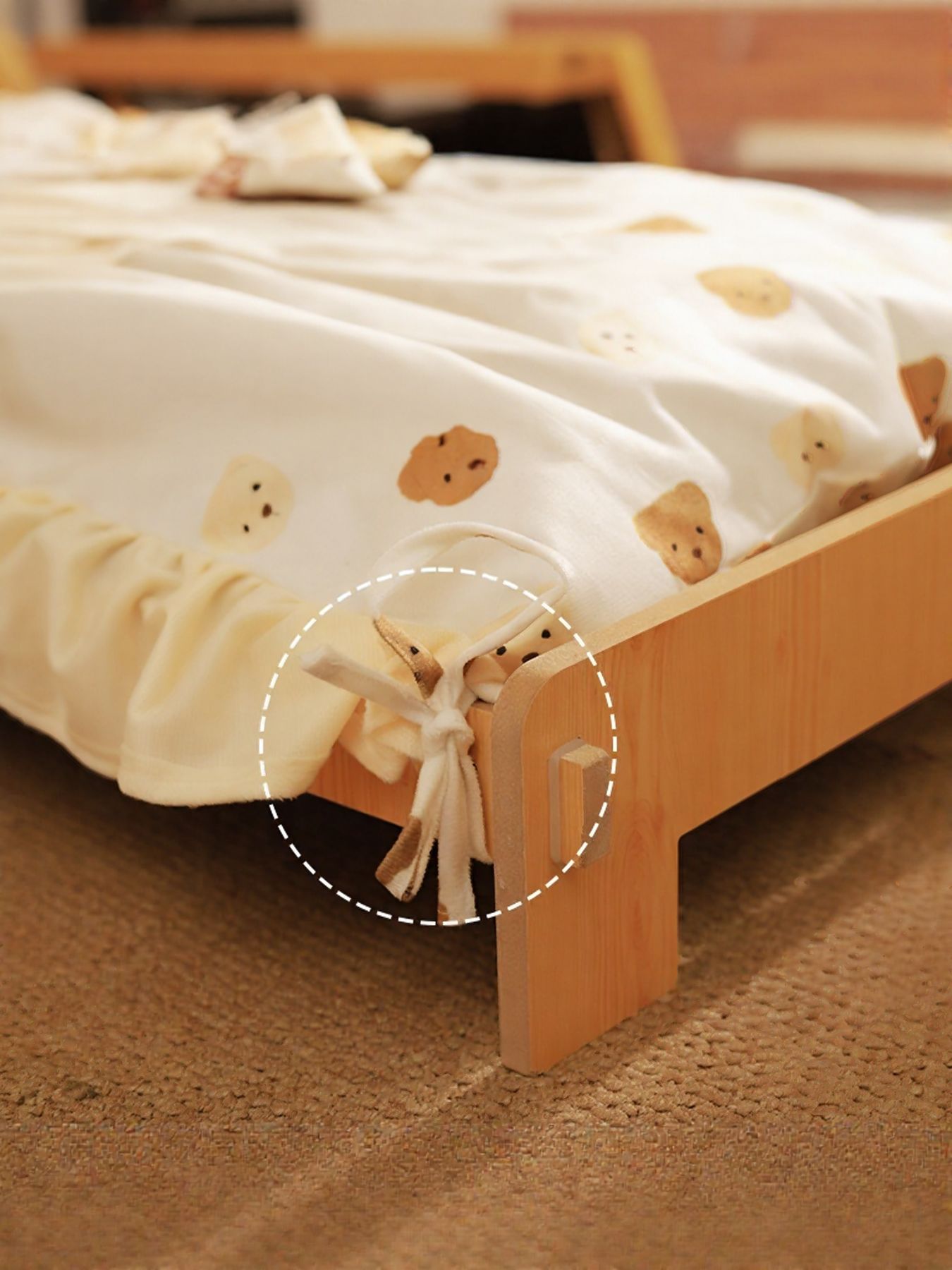 Foldable Wooden Pet Bed – Elevated Raised Bed for Dogs & Cats, S & L – view 4