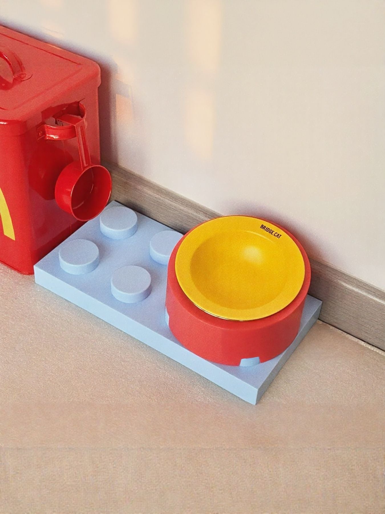 Fun-Shaped Airtight Pet Food Storage Container – view 7