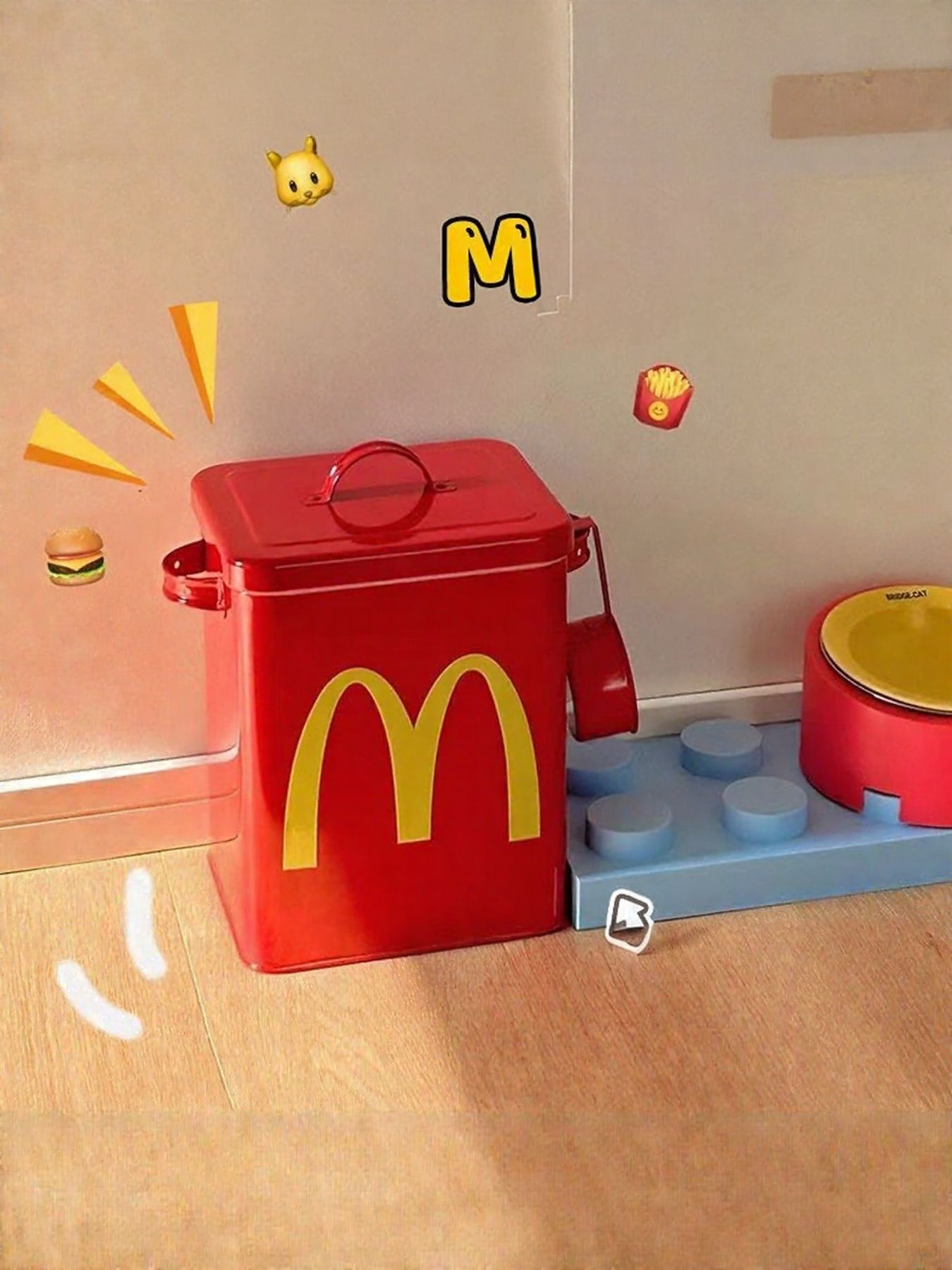 Fun-shaped airtight pet food storage container for dogs and cats
