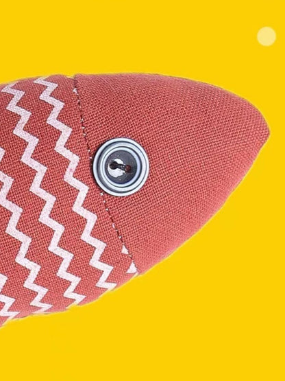 Interactive Fish Shape Polyester Pet Plush Toy – Soft Stuffed Toy for Cats & Dogs – view 5