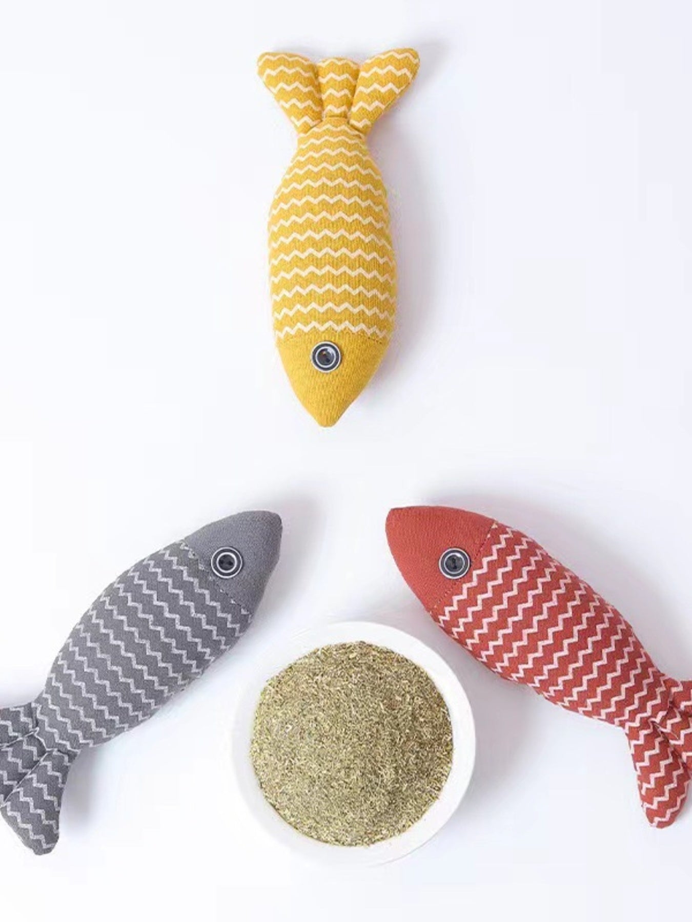 Interactive Fish Shape Polyester Pet Plush Toy – Soft Stuffed Toy for Cats & Dogs – view 8