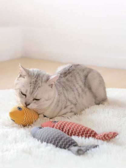 Interactive fish-shaped plush stuffed pet toy for cats and dogs