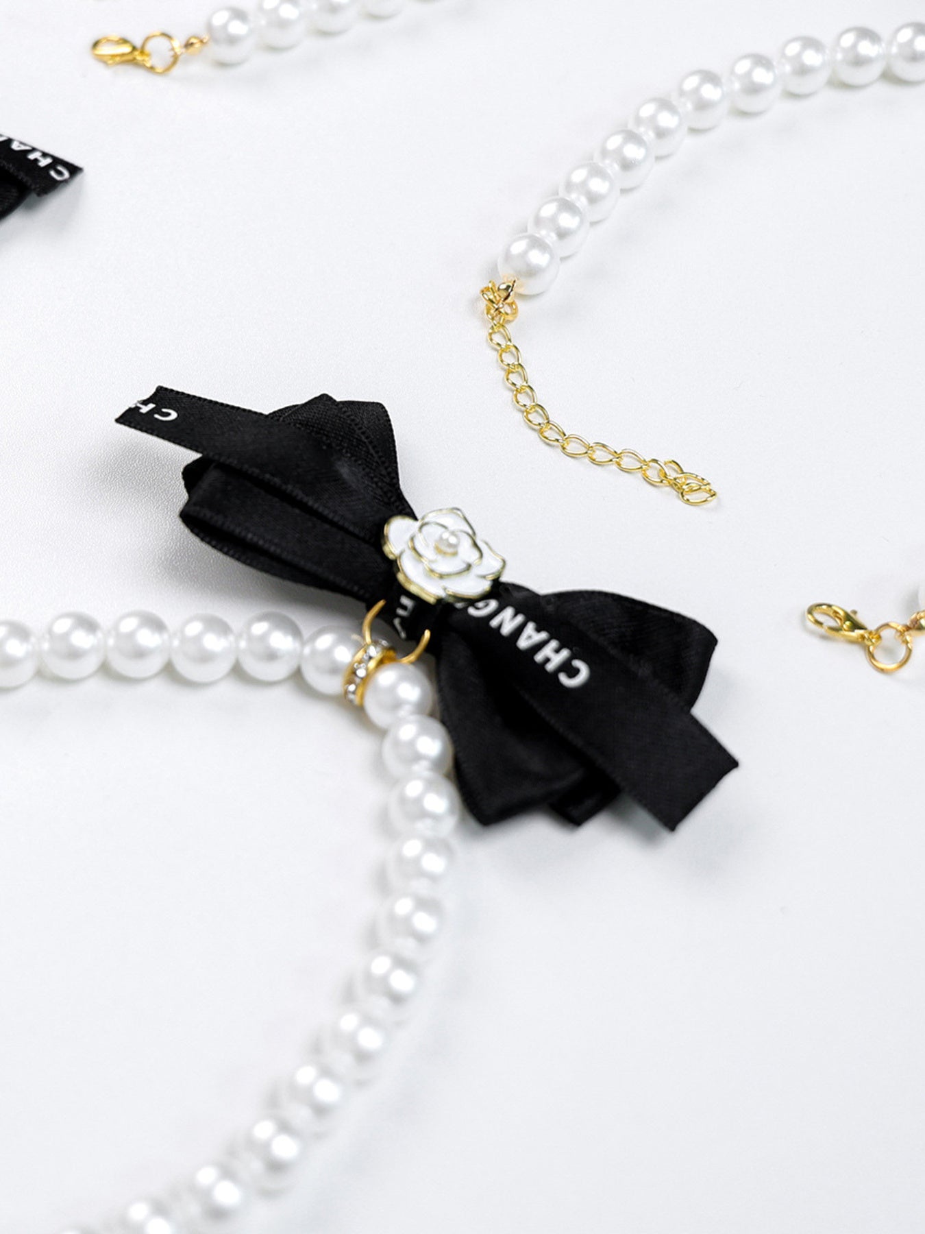 Pearl Bow-Knot Pet Necklace – Elegant Jewelry Accessory for Dogs & Cats – view 15