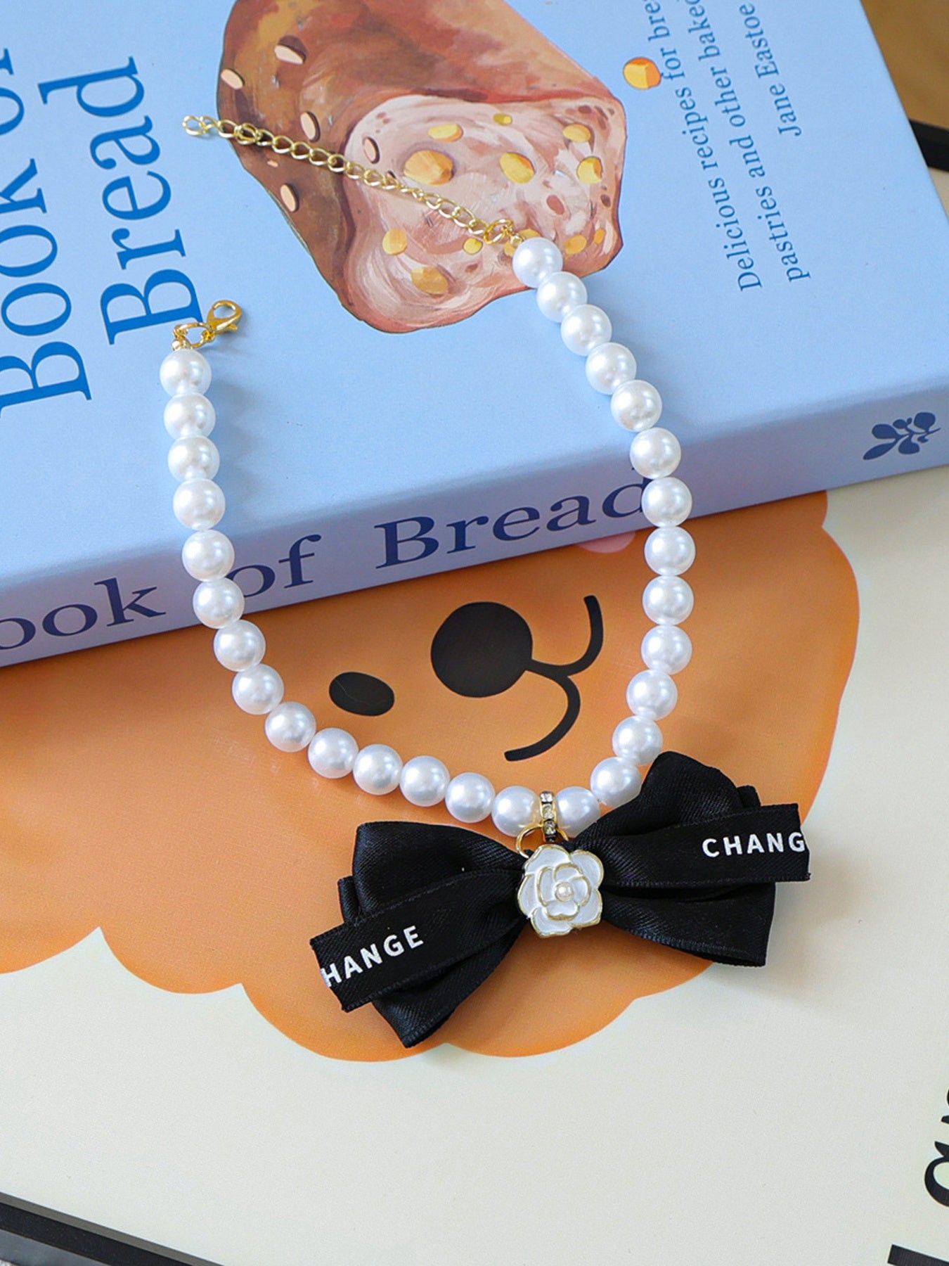 Pearl Bow-Knot Pet Necklace – Elegant Jewelry Accessory for Dogs & Cats – view 17