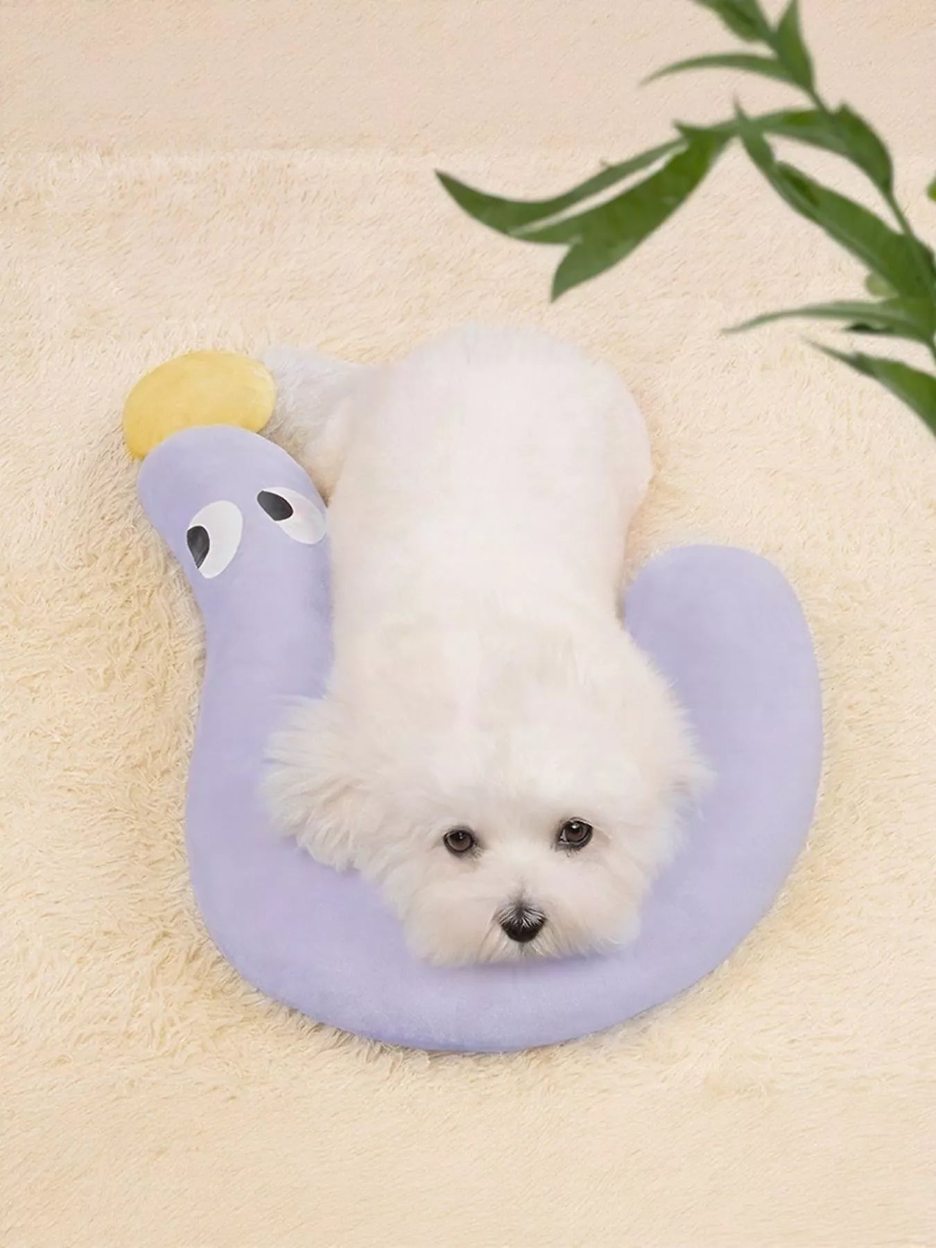 Question-mark-shaped semi-enclosed plush cotton pet bed for cats and small dogs