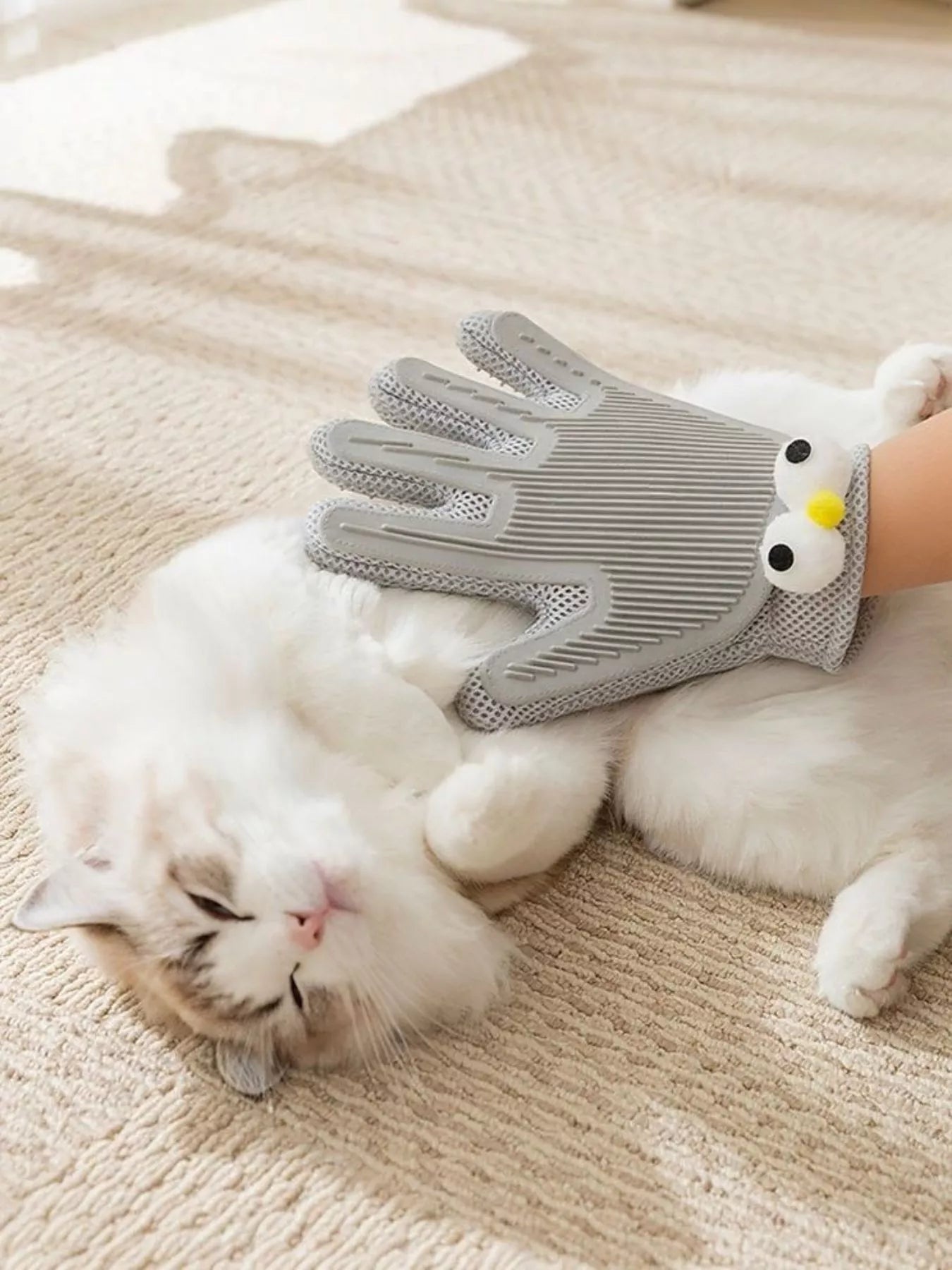 Silicone Touch Pet Grooming & Deshedding Glove – view 3