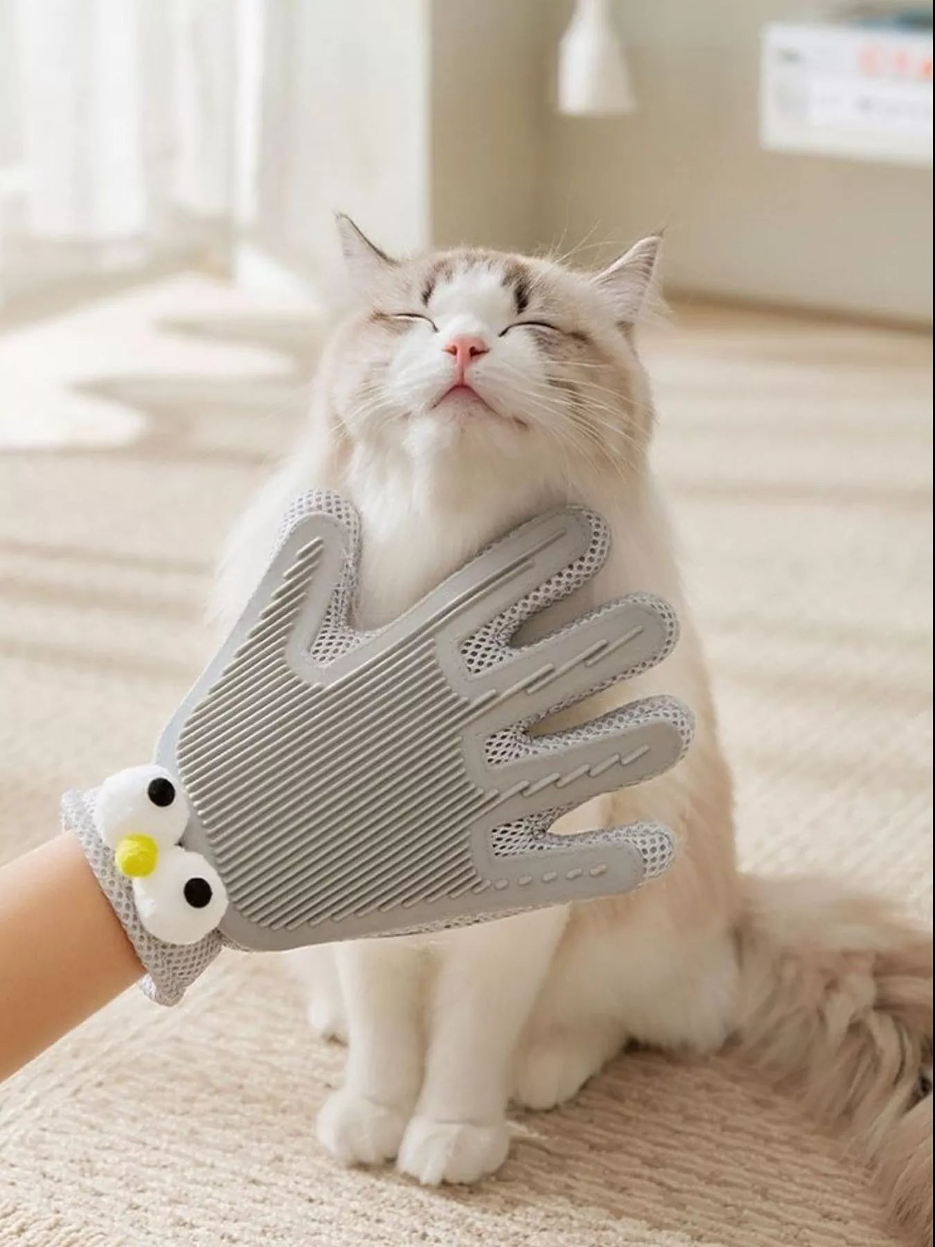 Silicone pet grooming and deshedding glove for dogs and cats
