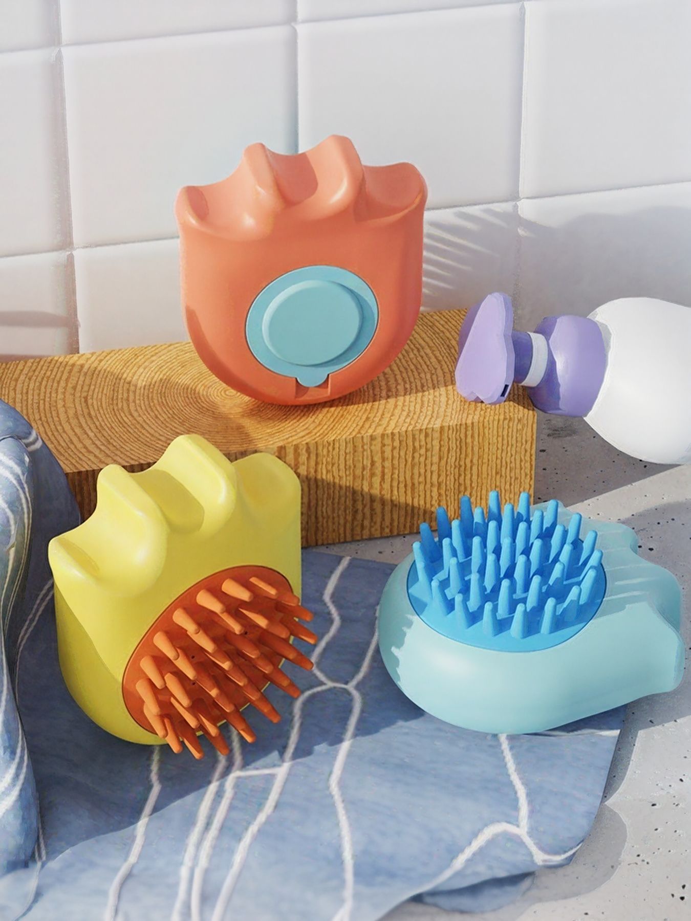 Soft ABS Pet Shower Brush – Silicone Bristle Bath & Massage Brush for Dogs & Cats – view 2